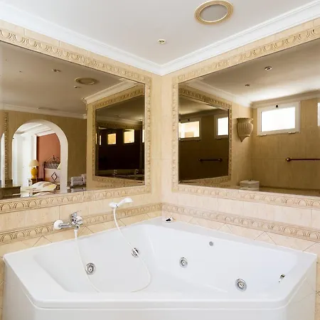 Lägenhetshotell Liberty Tenerife 3*
